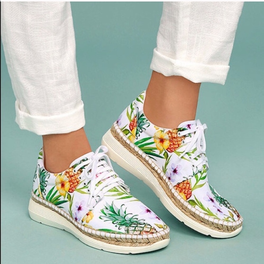 • Free People • Jackson Hawaiian Print Sneakers 36